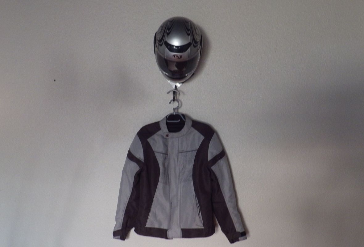 Grand porte-casque de MOTO avec porte-veste et porte-manteau porte-casque  de moto 2 porte à personnaliser -  France